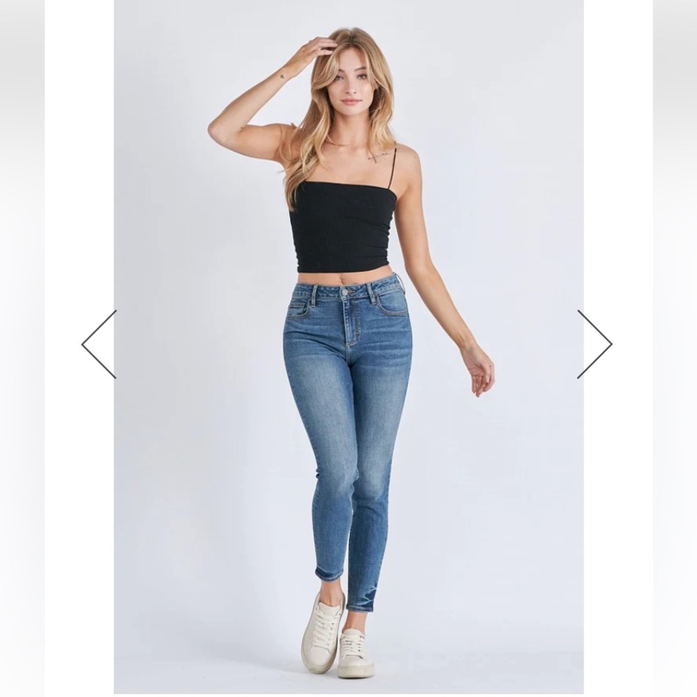 HIDDEN SKINNY JEANS